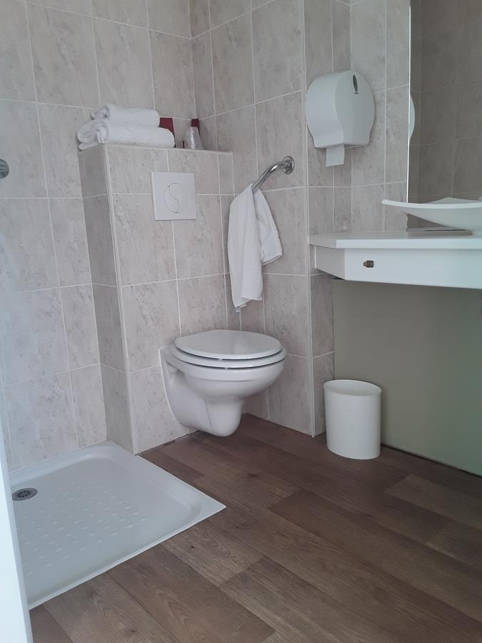 Le Relais De Voisins Hotell Exteriör bild
