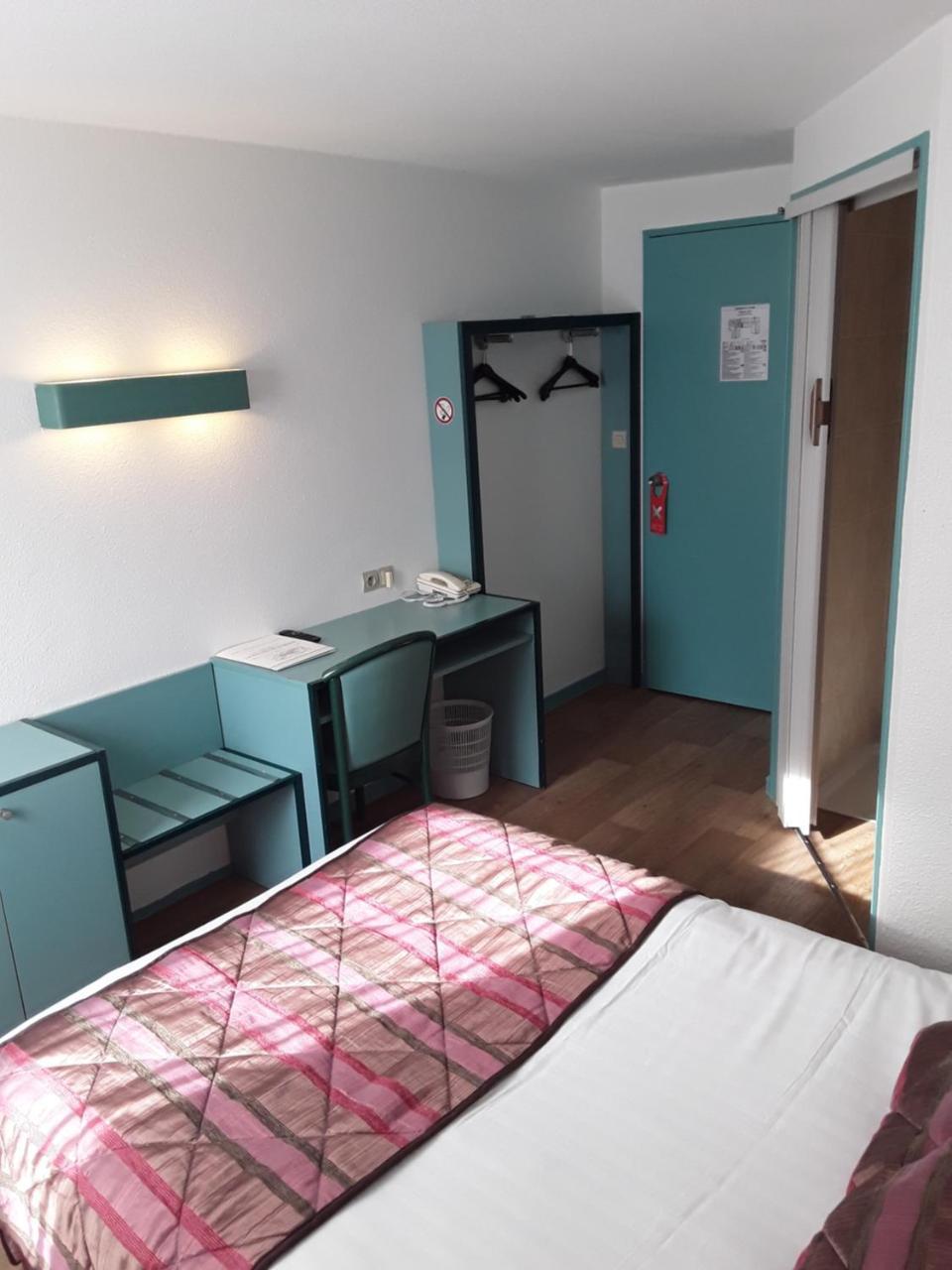 Le Relais De Voisins Hotell Exteriör bild