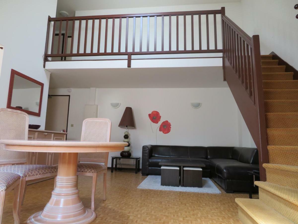 Le Relais De Voisins Hotell Exteriör bild